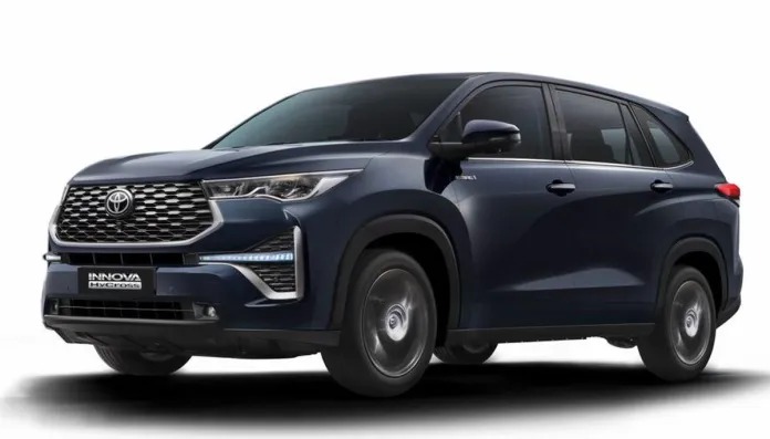 ইনোভা হাইক্ৰছ উন্মোচন কৰা হৈছে