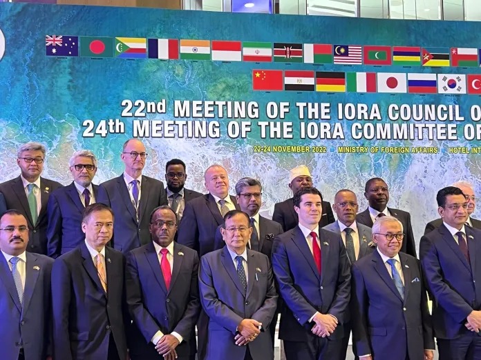 ডঃ ৰাজকুমাৰ ৰঞ্জন সিং ঢাকাত উপস্থিত হৈছিল