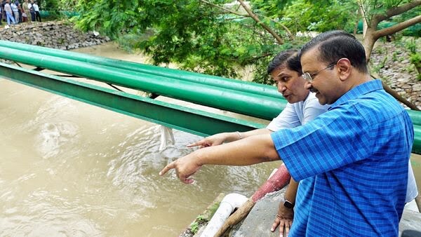 বানপানীত চেলফি নুতুলিব! দিল্লীৰ বান পৰিস্থিতিৰ মাজত আহ্বান মুখ্যমন্ত্ৰী অৰবিন্দ কেজৰিৱালৰ