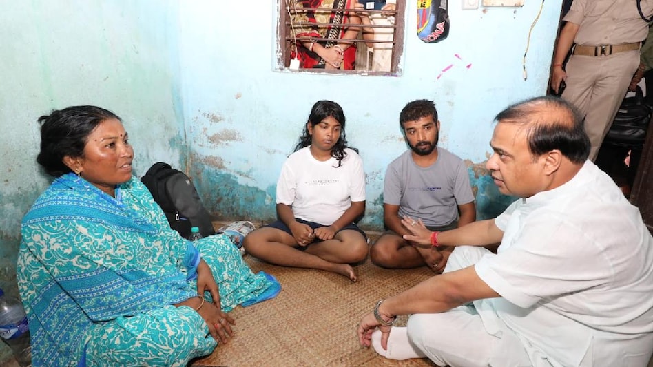 “লাভ জেহাদ”ৰ পৰিণতিত সংঘটিত গোলাঘাটৰ ত্ৰিপল মাৰ্ডাৰ কাণ্ড! দাবী মুখ্যমন্ত্ৰীৰ…