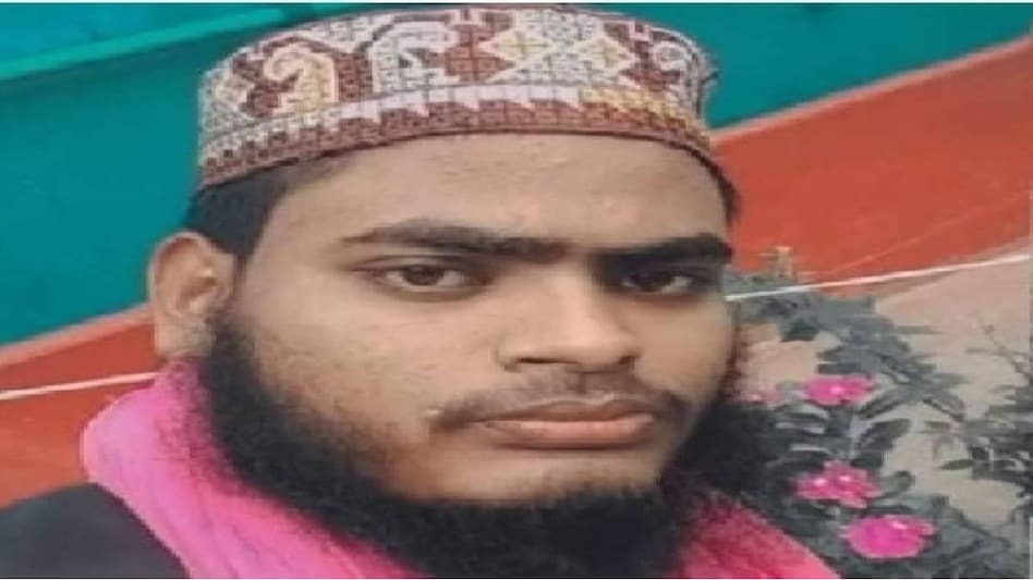 ১২ বছৰীয়া ছাত্ৰক নৃশংসভাৱে হত্যা! গ্ৰেপ্তাৰ মাদ্ৰাছাৰ শিক্ষক…