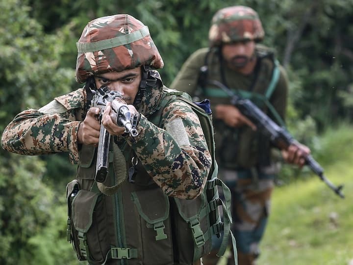 ভাৰতত অনুপ্ৰৱেশৰ চেষ্টা চলোৱাৰ সময়তে জম্মু-কাশ্মীৰত গুলীয়াই হত্যা দুই সন্ত্ৰাসবাদীক