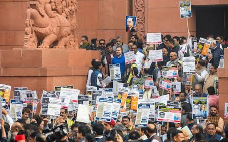 সংসদ ভৱনৰ প্ৰৱেশ দ্বাৰত প্ৰতিবাদ কৰিব নোৱাৰিব ৰাজনৈতিক দলে