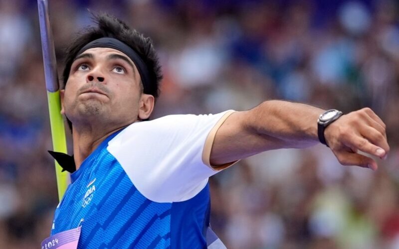 বছৰৰ প্ৰথমটো খিতাপ দখল নিৰজ চোপ্ৰাৰ