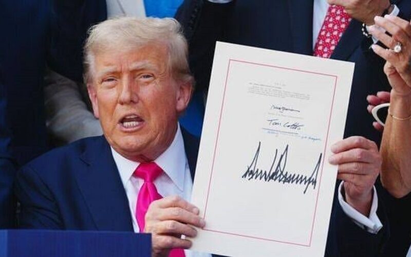 বাংলাদেশসহ ১৪ দেশৰ ওপৰত নতুন শুল্ক আৰোপ ড’নাল্ড ট্ৰাম্পৰ