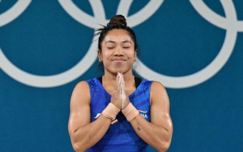 কমনৱেলথ চেম্পিয়নশ্বিপত মিৰাবাঈ চানুৰ স্বৰ্ণ পদক