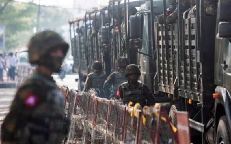 নিজৰ দেশতে বিমান আক্ৰমণ ম্যানমাৰ সেনাৰ