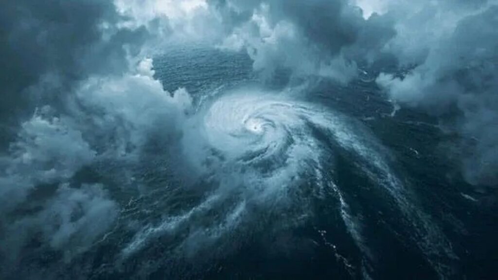 আহি আছে সাগৰীয় ধুমুহা মন্থা