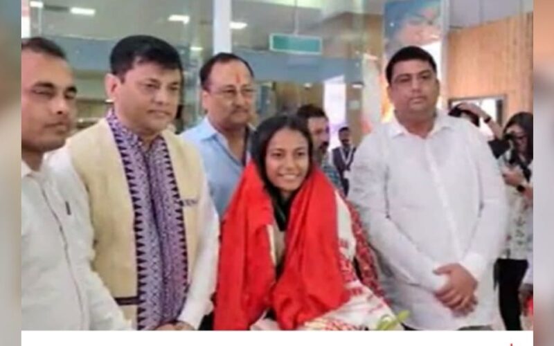 মহিলা বিশ্বকাপ বিজয়ী দলত স্থান লাভ কৰি সমাদৃত উমা আহি পালে জন্মভূমি অসম