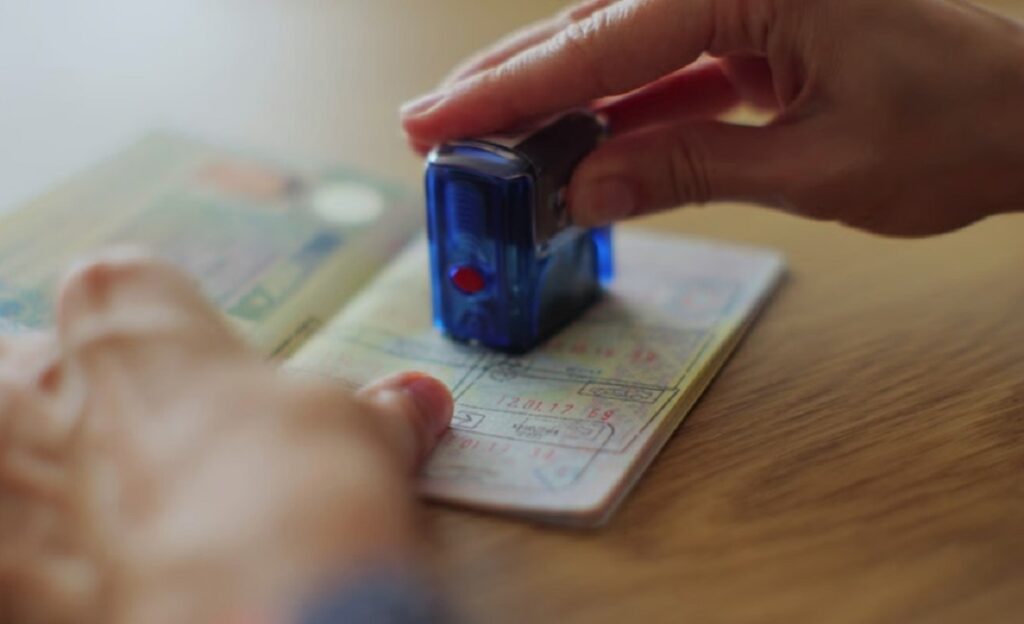 ২০২০ চনৰ পিছত পুনৰ চীনৰ নাগৰিকক ভাৰতীয় পৰ্যটন ভিছা প্ৰদানৰ কাম আৰম্ভ