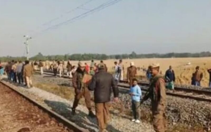 ভয়ংকৰ ৰে’ল দুৰ্ঘটনা