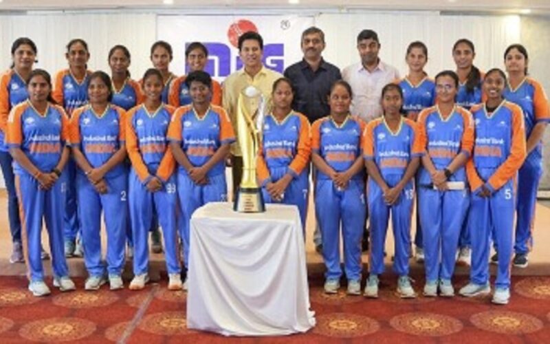 শচীন তেণ্ডুলকাৰৰ সৈতে সাক্ষাৎ: বিশ্বকাপ বিজয়ী দৃষ্টিহীন মহিলা ক্ৰিকেট দলক ‘ক্ৰিকেটৰ ভগৱান’ৰ প্ৰশংসা