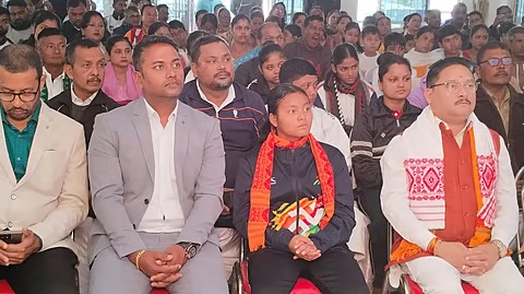 প্ৰধানমন্ত্ৰীৰ সৈতে মুখামুখি শান্তি কুমাৰী বড়োঃ কাবাদী খেলুৱৈগৰাকীৰ আত্মবিশ্বাসে জয় কৰিলে সকলোৰে মন