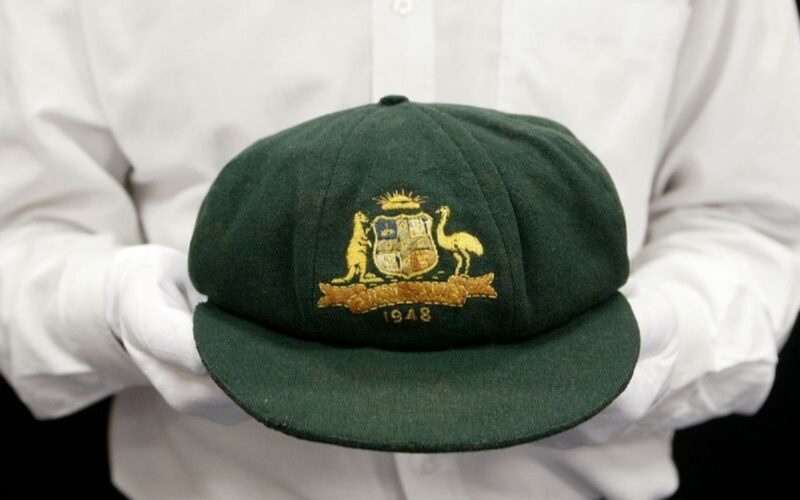 ছাৰ ড’নাল্ড ব্ৰেডমেনৰ টুপী ২.৯২ কোটি টকাত নিলাম