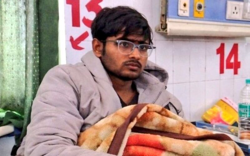 MBBS-ত নামভৰ্তিৰ আজৱ নিচাঃ নিজৰ ভৰি কাটি দিব্যাঙ্গ হ’ল জৌনপুৰৰ যুৱক