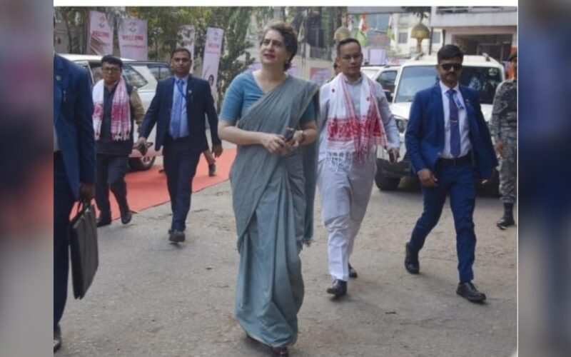 অসম ভ্ৰমণলৈ আহি জুবিন বন্দনা কংগ্ৰেছ নেত্ৰী প্ৰিয়ংকা গান্ধীৰ