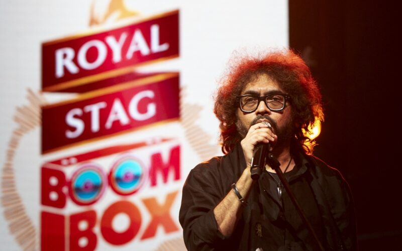 কলকাতাত ৰয়েল ষ্টেগ বুমবক্সয়ে নিজৰ চতুৰ্থ সংস্কৰণৰ আৰম্ভণি কৰিলে: আৰমান মালিক, ফচিল, ডিনো জেমছ, পায়েল ধাৰে, ডিজে চাহিল গুলাটি-ৰ অবিস্মৰণীয় পৰিৱেশন