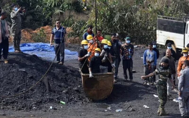 মেঘালয়ৰ অবৈধ কয়লা খনিৰ বিস্ফোৰণত মৃতকৰ সংখ্যা ২৫ লৈ বৃদ্ধি! ২ অভিযুক্তক গ্ৰেপ্তাৰ