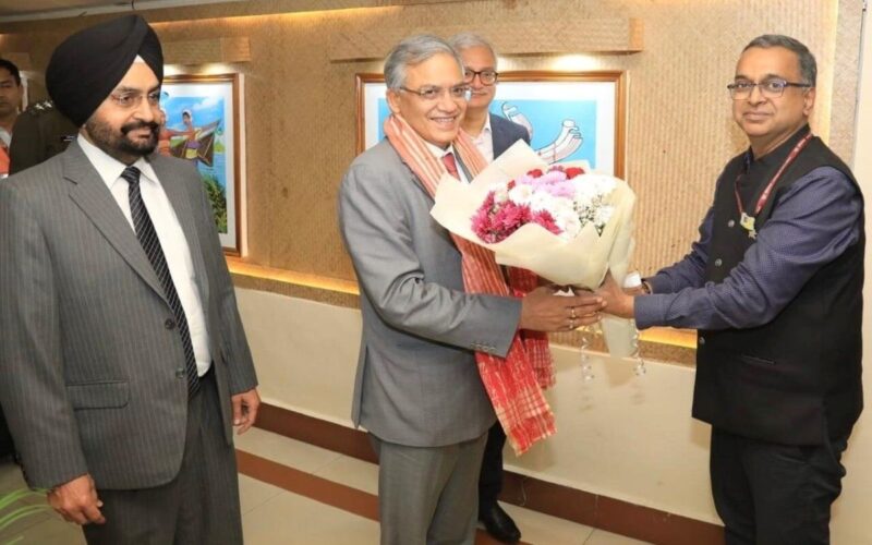 অসমত নিৰ্বাচনী যুঁজৰ প্ৰস্তুতি তুংগতঃ তিনিদিনীয়া ভ্ৰমণসূচীৰে গুৱাহাটীত উপস্থিত নিৰ্বাচন আয়োগৰ পূৰ্ণাংগ দল