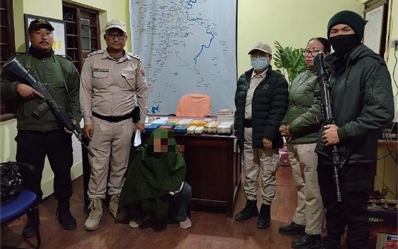 মণিপুৰত ড্ৰাগছসহ মহিলা আটক, গ্ৰেপ্তাৰ নিষিদ্ধ ঘোষিত সংগঠন ‘প্ৰেপাক’ৰ ৪ দুৰ্ধৰ্ষ কেডাৰ