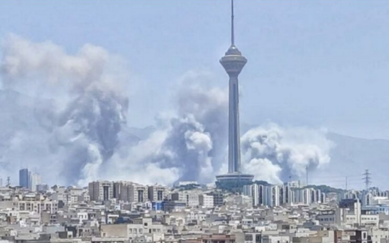 ইজৰাইলত যুদ্ধৰ তীব্ৰ আশংকা ! দেশজুৰি ছাইৰেনৰ শব্দৰে জনতাক সতৰ্ক কৰিলে সামৰিক বাহিনীয়ে