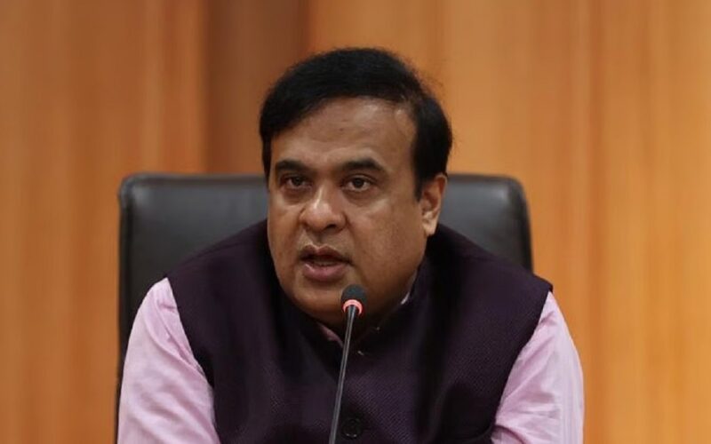 হিমন্ত বিশ্ব শৰ্মাৰ বিৰুদ্ধে আইনী যুঁজৰ হুংকাৰ ওৱেইচীৰ; ‘জেললৈ যাবলৈ সাজু’ বুলি প্ৰত্যাহ্বান মুখ্যমন্ত্ৰীৰ