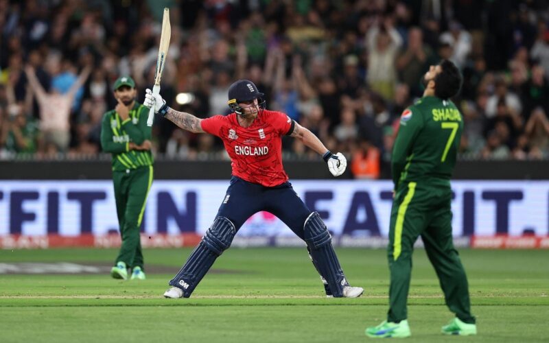পাকিস্তানক পৰাস্ত কৰি টি-২০ বিশ্বকাপৰ ছেমিত ইংলেণ্ড