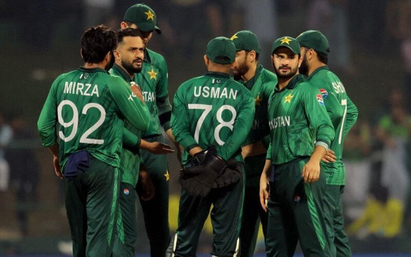 পাকিস্তানে ছেমি ফাইনেল, ফাইনেলত প্ৰৱেশ কৰিলে কলকাতা-আহমেদাবাদৰ টিকট ক্ৰেতাই উভতাই পাব ধন