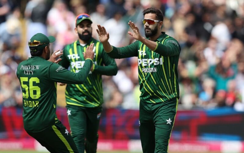 পাকিস্তানে ছেমি ফাইনেল, ফাইনেলত প্ৰৱেশ কৰিলে কলকাতা-আহমেদাবাদৰ টিকট ক্ৰেতাই উভতাই পাব ধন