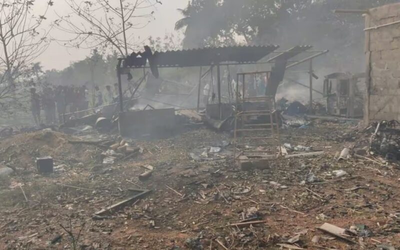 অন্ধ্ৰপ্ৰদেশৰ কাকিনাড়া জিলাৰ সমৰালাকোটাত ভয়ংকৰ বিস্ফোৰণ