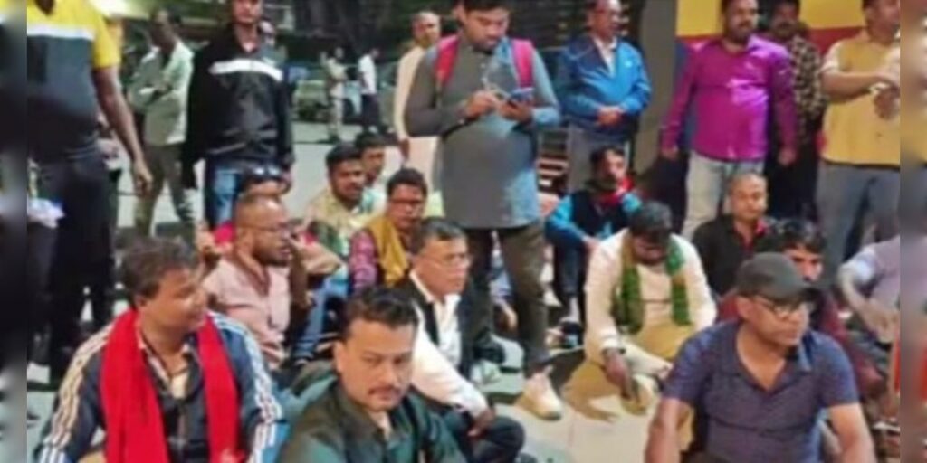 কংগ্ৰেছ দলৰ প্ৰাৰ্থী অশোক শৰ্মাক আটক কৰিছে আৰক্ষীয়ে