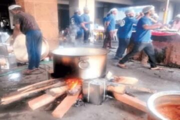 গেছৰ চিলিণ্ডাৰৰ নাটনিয়ে সমগ্ৰ অন্ধ্ৰপ্ৰদেশত খাদ্য ব্যৱসায়ত ব্যাঘাত জন্মাইছে