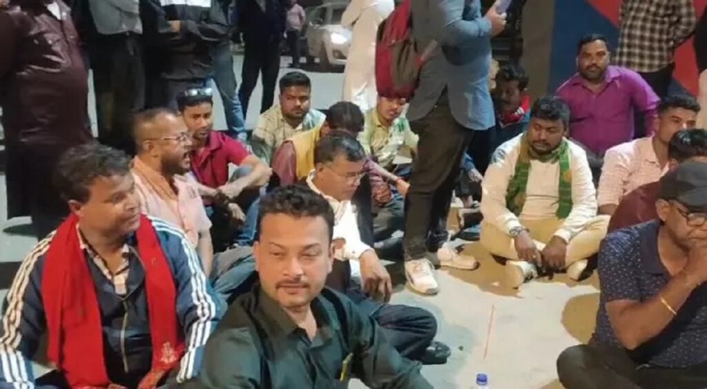 নলবাৰীত নিশাৰ উত্তপ্ত পৰিস্থিতিৰ পাছত মুকলি কংগ্ৰেছী কাৰ্যকৰ্তাক; দোষীক গ্ৰেপ্তাৰৰ দাবী অশোক শৰ্মাৰ