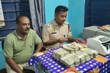 নিৰ্বাচনৰ পূৰ্বে চামগুৰিত চাঞ্চল্য; পৰিত্যক্ত স্কুটীৰ পৰা উদ্ধাৰ ২৭ লাখতকৈ অধিক নগদ ধন