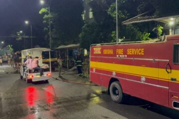 কটকৰ মেডিকেল কলেজত অগ্নিকাণ্ডৰ বিভীষিকা, প্ৰাণ গ’ল ১০ জন ৰোগীৰ