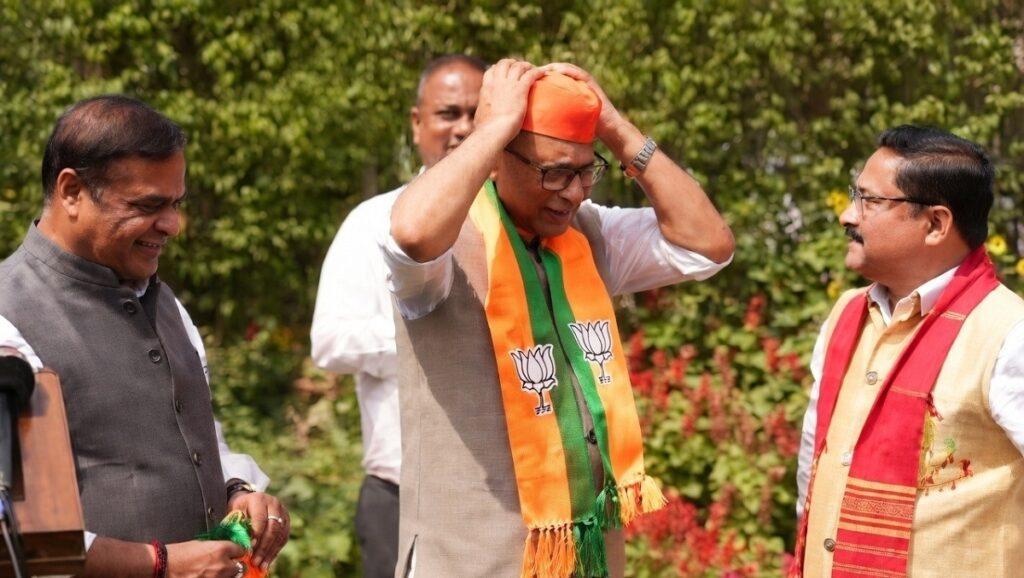 কংগ্ৰেছত আন এক মোক্ষম আঘাত; গেৰুৱা শিবিৰত চামিল সাংসদ প্ৰদ্যুৎ বৰদলৈ