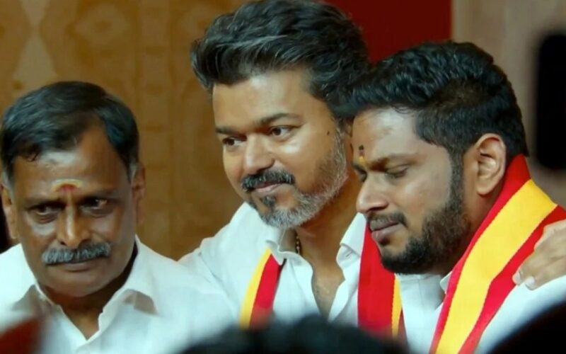 চালক পুত্ৰক বিধানসভাৰ টিকট বিজয়ৰ; মঞ্চত উচুপি উঠিল পিতা-পুত্ৰ