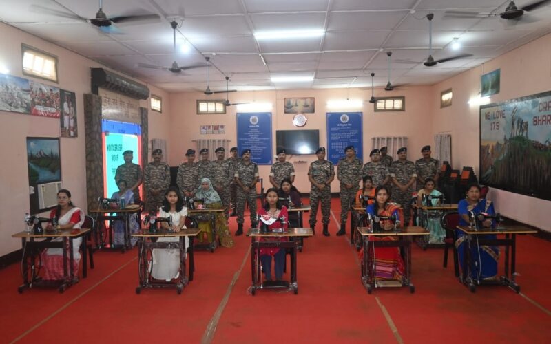 ৰাণীত ১৭৫ চি আৰ পি এফৰ উদ্যোগত মহিলা – যুৱতীক চিলাই প্ৰশিক্ষণ আৰু মেচিন বিতৰণ