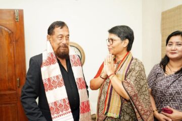 পুৱাই বিধায়ক  অতুল বৰাৰ ঘৰত উপস্থিত মীৰা বৰঠাকুৰ