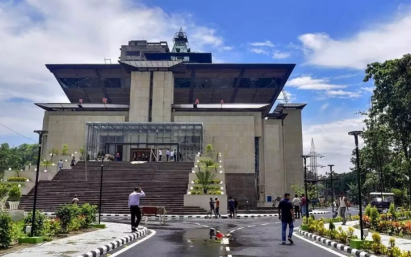 নিৰ্বাচনৰ পূৰ্বে প্ৰশাসনত ডাঙৰ সালসলনি; ১৫ গৰাকী জ্যেষ্ঠ বিষয়াৰ দায়িত্ব পৰিবর্তন