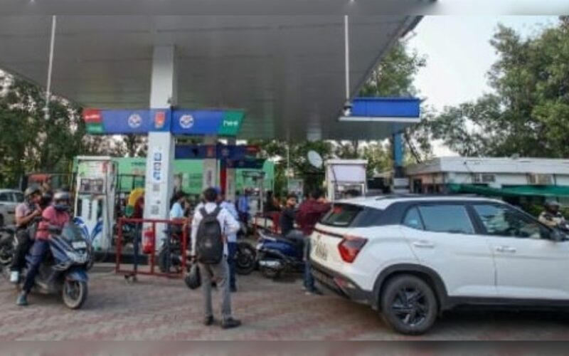 তেল ডিপোয়ে দেখা দিছে ডিজেলৰ সংকট