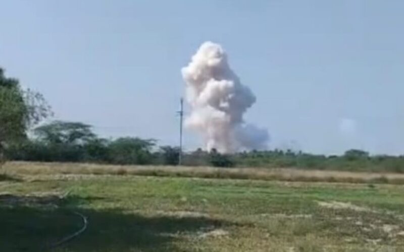 এটা ফটকা কাৰখানাত সংঘটিত বিস্ফোৰণত ২২জন লোক নিহত