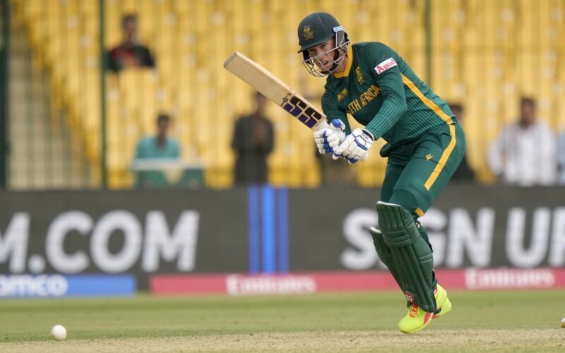 আন্তঃৰাষ্ট্ৰীয় ক্ৰিকেটৰ পৰা অৱসৰ দক্ষিণ আফ্ৰিকাৰ ৰাছি ভান ডেৰ ডাচেনৰ