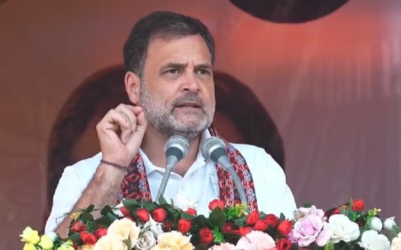 অসমত ৰাজনৈতিক তৰ্ক তীব্ৰ; হিমন্তক লক্ষ্য কৰি ৰাহুল গান্ধীৰ কটাক্ষ, জুবিনৰ আদৰ্শৰ উল্লেখ