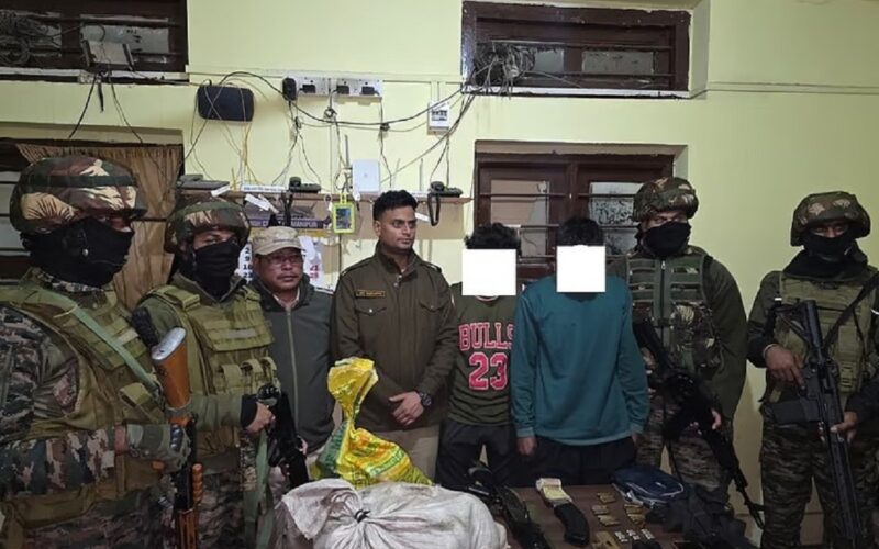 মণিপুৰত ৩ ইউকেএনএ কেডাৰ গ্ৰেপ্তাৰ; বৃহৎ পৰিমাণৰ অস্ত্ৰ-শস্ত্ৰ আৰু ড্ৰাগছ উদ্ধাৰ