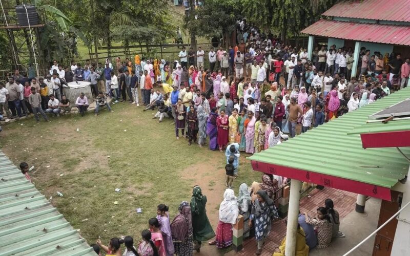 অসমত ৮৪.৪২ শতাংশ ভোটদানৰে শান্তিপূৰ্ণভাৱে সম্পন্ন হ’ল নিৰ্বাচন; দক্ষিণ শালমাৰাত সৰ্বাধিক ৯৪ শতাংশ ভোটাৰৰ উপস্থিতি