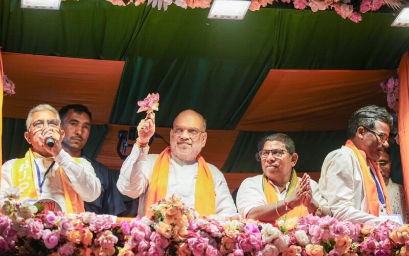 পশ্চিমবংগত অন্ত পৰিব তৃণমূলৰ ‘চিণ্ডিকেট ৰাজ’; বিজেপি চৰকাৰ আহিলে মহিলাৰ সুৰক্ষা নিশ্চিত কৰাৰ প্ৰতিশ্ৰুতি অমিত শ্বাহৰ