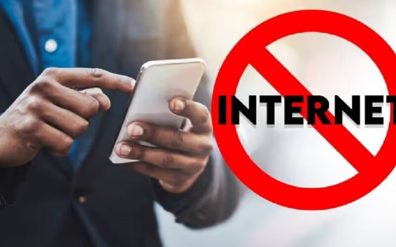 মণিপুৰৰ পাঁচ জিলাত মোবাইল ইণ্টাৰনেট সেৱা কৰ্তনৰ সময়সীমা পুনৰ বৃদ্ধি