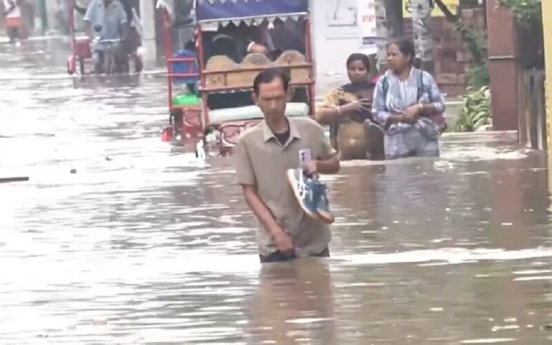 গুৱাহাটীত কৃত্ৰিম বান সমস্যা তীব্ৰ; জনসাধাৰণৰ সহযোগিতা বিচাৰি আহ্বান জয়ন্ত মল্ল বৰুৱাৰ