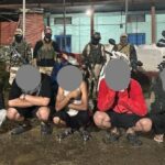 সাৰ ভৰ্তি ট্ৰাক ভাঙি চুৰমাৰ! বিষ্ণুপুৰত পাঁচ দুৰ্বৃত্তক গ্ৰেপ্তাৰ মণিপুৰ আৰক্ষীৰ